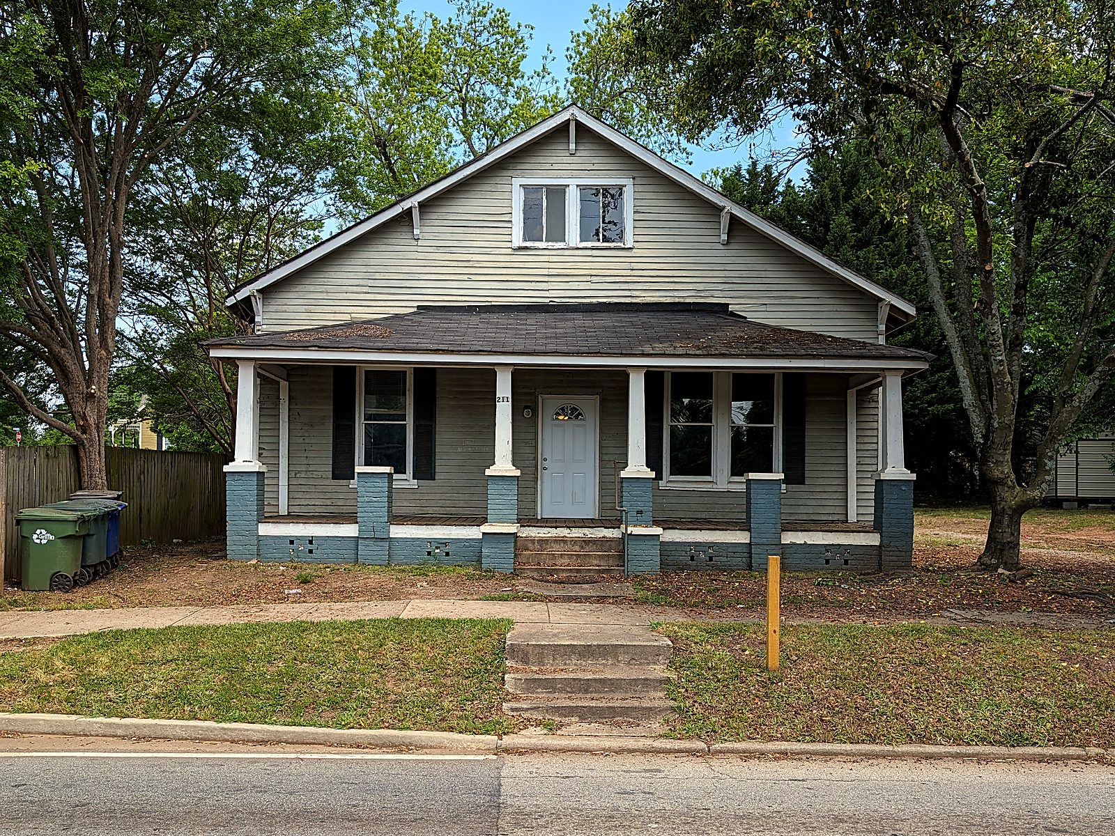 211 E Broadway Street, Griffin — before